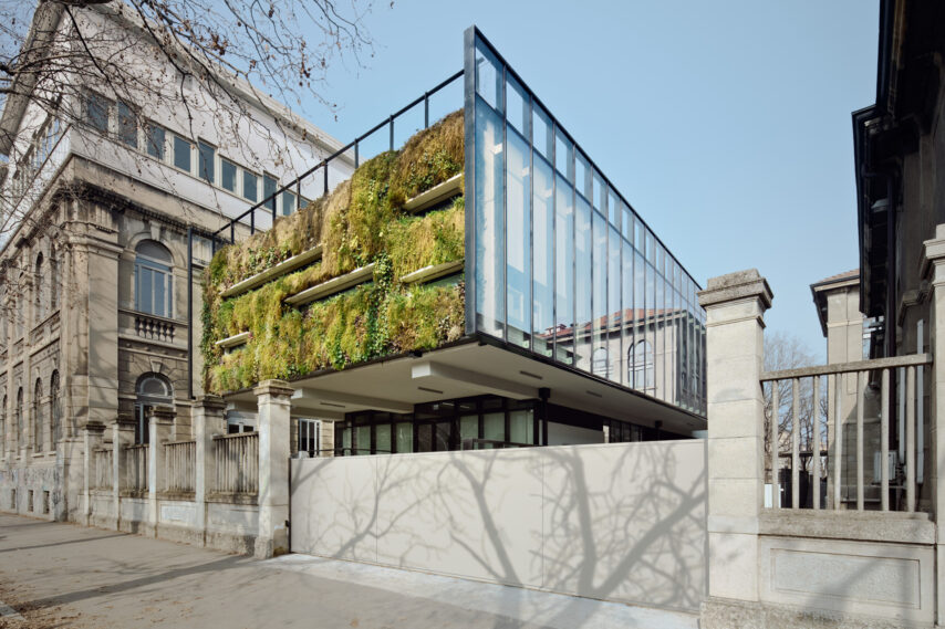 AN INNOVATIVE ARCHITECTURE "LANDED" IN THE HISTORICAL COMPLEX OF THE UNIVERSITY POLITECNICO DI MILANO